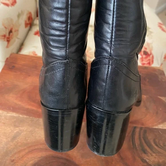 Frye Mid calf boots. Black leather. Size 8 - Picture 2 of 4